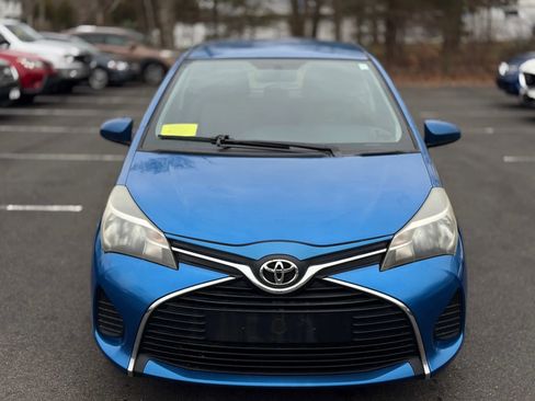 Used 2015 Toyota Yaris L image 2