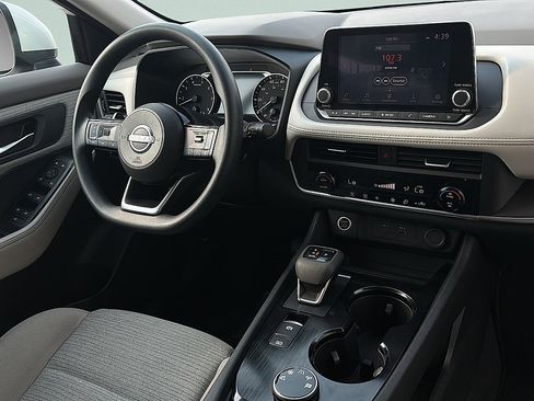 Used 2023 Nissan Rogue SV AWD/4WD image 27