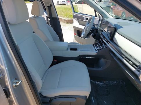 Used 2024 Hyundai Santa Fe SE FWD image 10