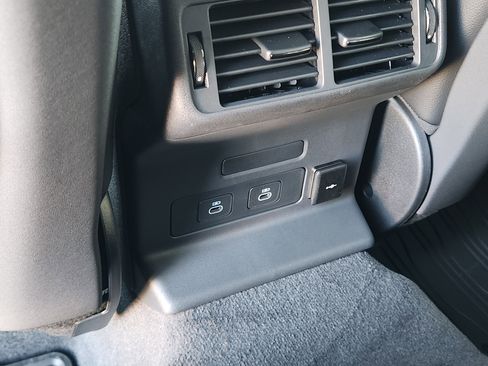 New 2026 Land Rover Range Rover Velar Dynamic SE image 31