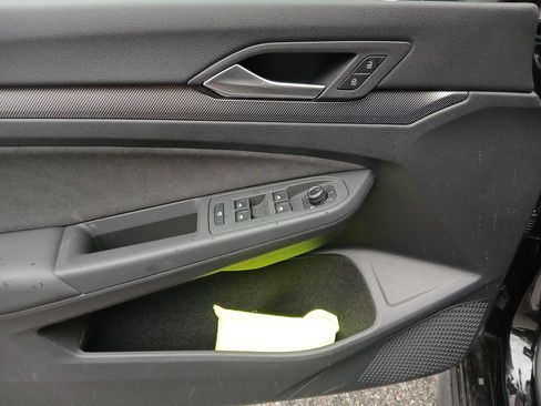 New 2026 Volkswagen GTI SE FWD image 11