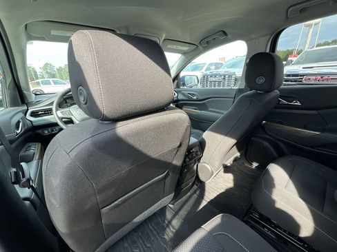 Certified 2023 GMC Acadia SLE w/ Driver Convenience Package image 16