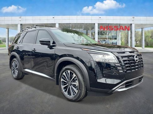 New 2026 Nissan Pathfinder Platinum w/ Cargo Package AWD/4WD image 7