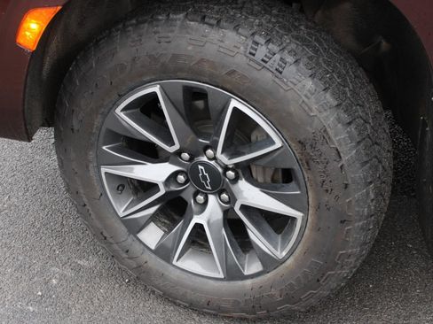 Used 2022 Chevrolet Tahoe Z71 w/ Luxury Package image 21