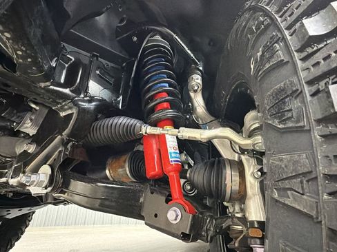 Used 2025 Toyota Tacoma TRD Off-Road image 16