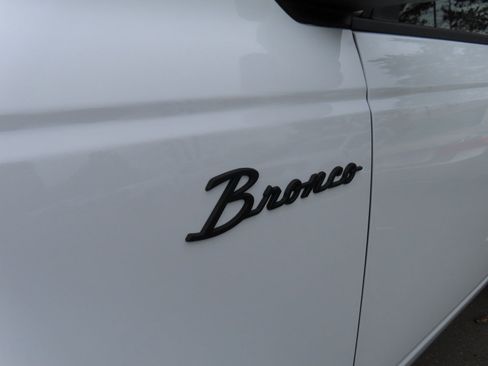 New 2025 Ford Bronco 4-Door image 8