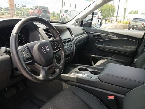Certified 2025 Honda Ridgeline Sport image 13