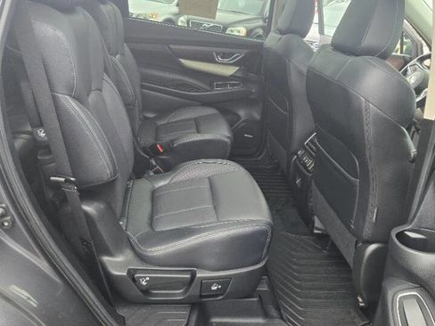 Used 2021 Subaru Ascent Touring image 20