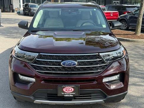 Used 2022 Ford Explorer XLT w/ Equipment Group 202A AWD/4WD image 2