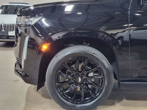 Used 2024 Cadillac Escalade Sport Platinum w/ LPO, ONYX Package image 5