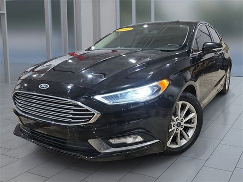 Used 2017 Ford Fusion SE w/ Fusion SE Technology Package image 1