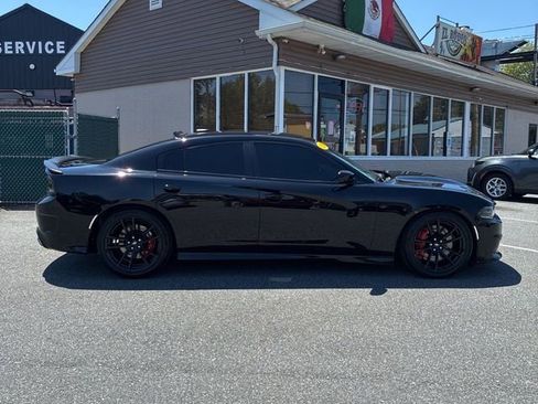 Used 2019 Dodge Charger Scat Pack w/ Daytona Edition Group RWD image 3
