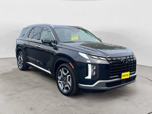 Certified 2025 Hyundai Palisade Limited AWD/4WD image 3