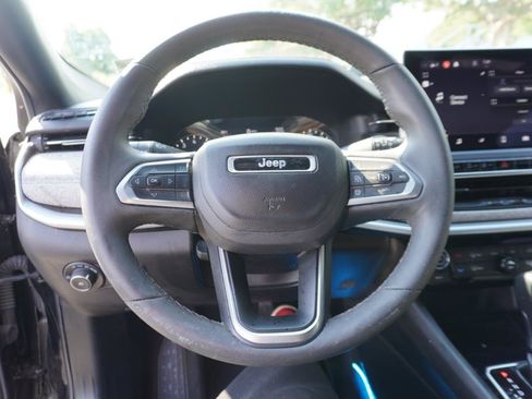 Used 2023 Jeep Compass Latitude w/ Convenience Group AWD/4WD image 32