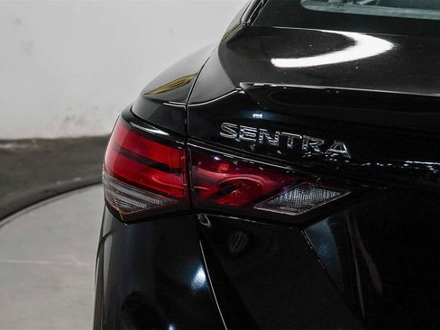Used 2023 Nissan Sentra SR w/ SR Premium Package image 7
