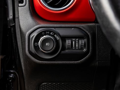 Used 2021 Jeep Wrangler Unlimited Rubicon image 22