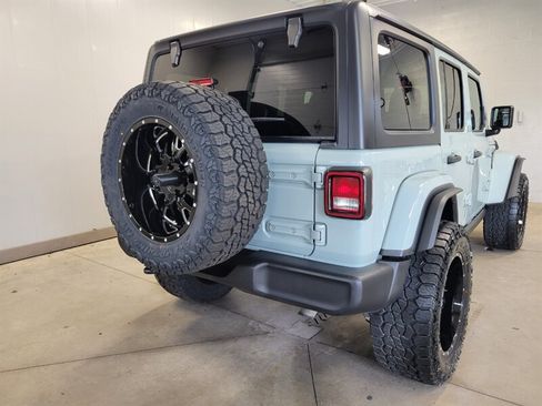 Used 2023 Jeep Wrangler Unlimited Sport AWD/4WD image 9