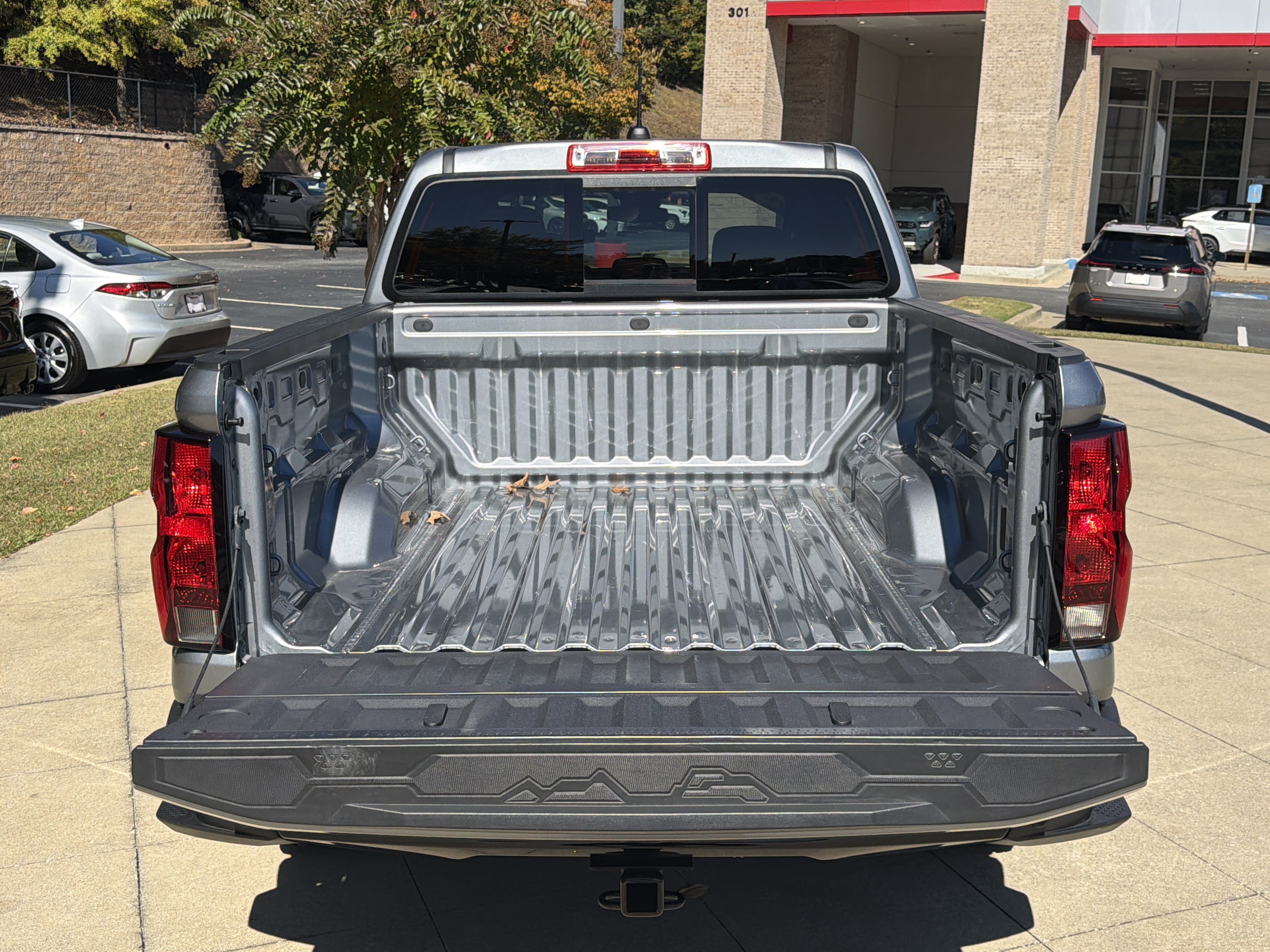 Used 2025 Chevrolet Colorado W/T w/ WT Convenience Package II AWD/4WD image 18