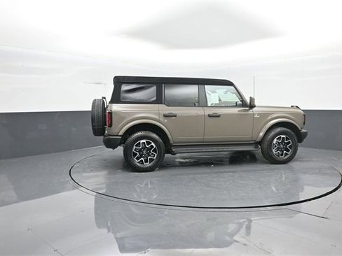 New 2026 Ford Bronco Outer Banks image 8