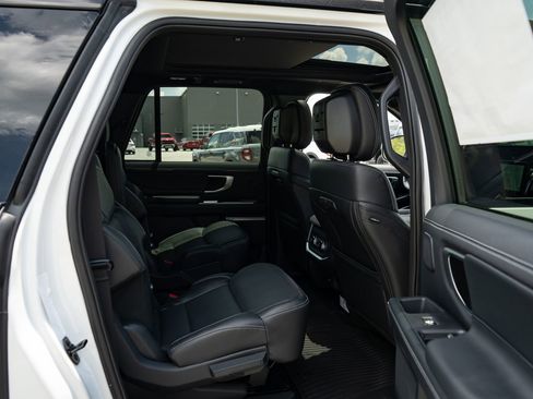 New 2026 Ford Expedition Max Platinum w/ Stealth Performance Package AWD/4WD image 36