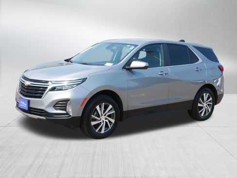 Used 2024 Chevrolet Equinox LT AWD/4WD image 3