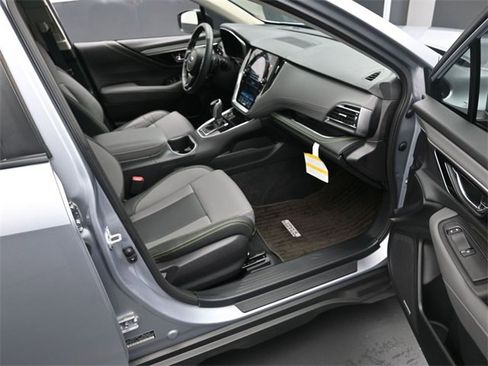 Used 2025 Subaru Outback Onyx Edition w/ Popular Package #2 image 31