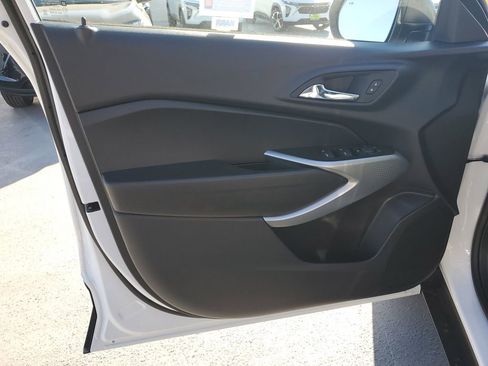 New 2026 Chevrolet Trax LS w/ Driver Confidence Package image 18