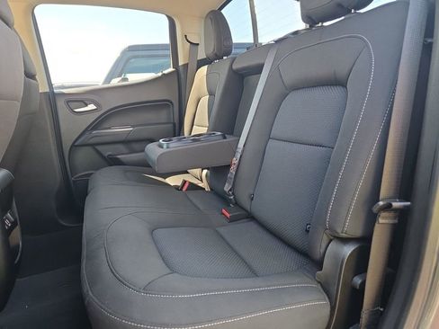 Used 2021 Chevrolet Colorado LT w/ LT Convenience Package AWD/4WD image 4