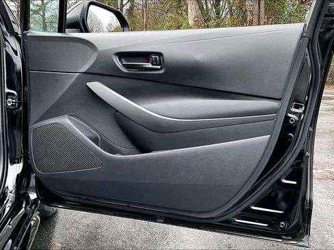 Used 2025 Toyota Corolla LE image 20