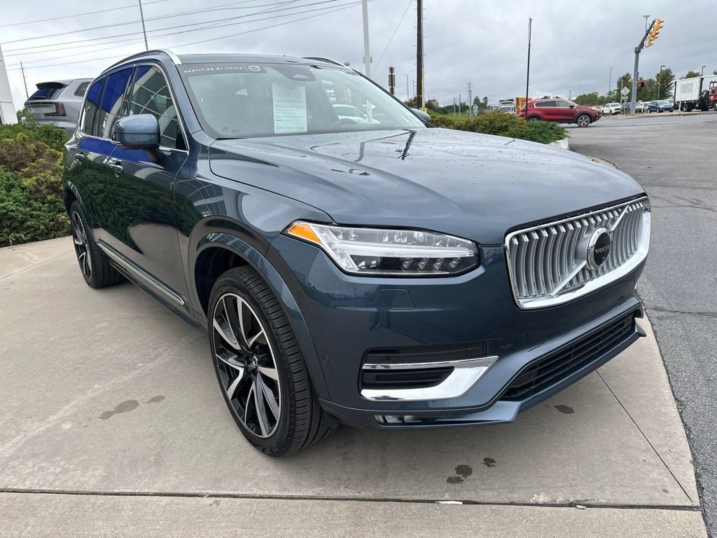 Certified 2024 Volvo XC90 B6 Ultimate w/ Protection Package Premier AWD/4WD image 3