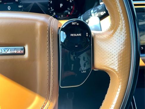 Used 2019 Land Rover Range Rover Velar R-Dynamic SE image 17