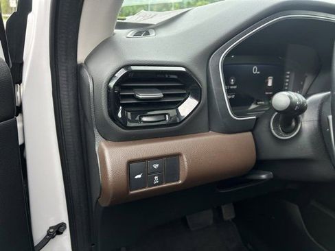 Used 2023 Honda Pilot Elite image 12