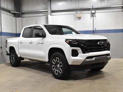 Used 2024 Chevrolet Colorado Z71 AWD/4WD image 28
