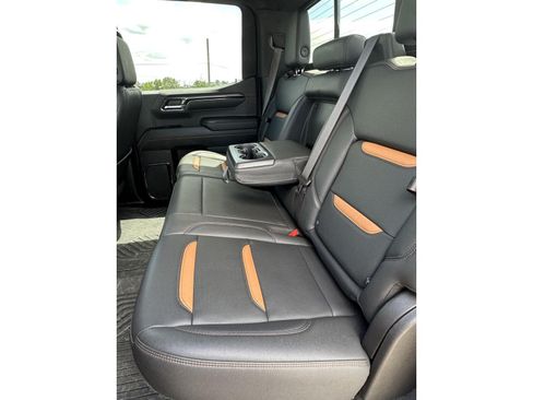 Used 2023 GMC Sierra 1500 AT4 w/ AT4 Premium Package AWD/4WD image 16