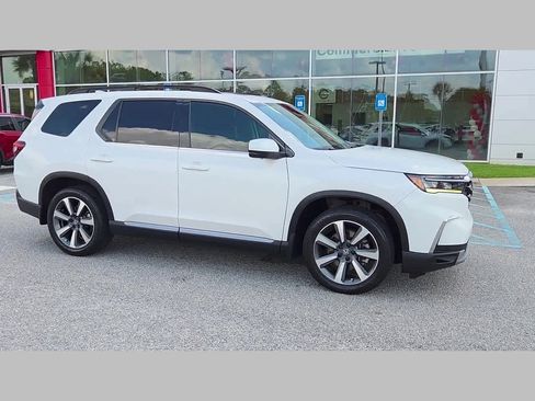 Used 2025 Honda Pilot Elite image 37