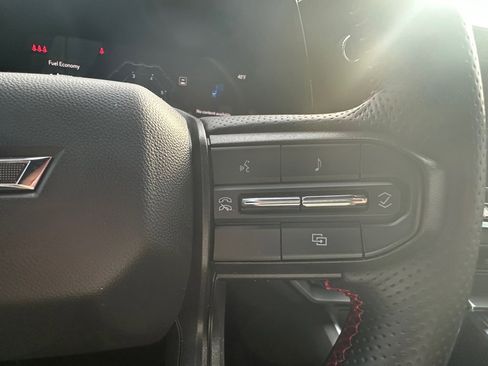 Used 2024 Chevrolet Colorado Trail Boss w/ Technology Package image 16