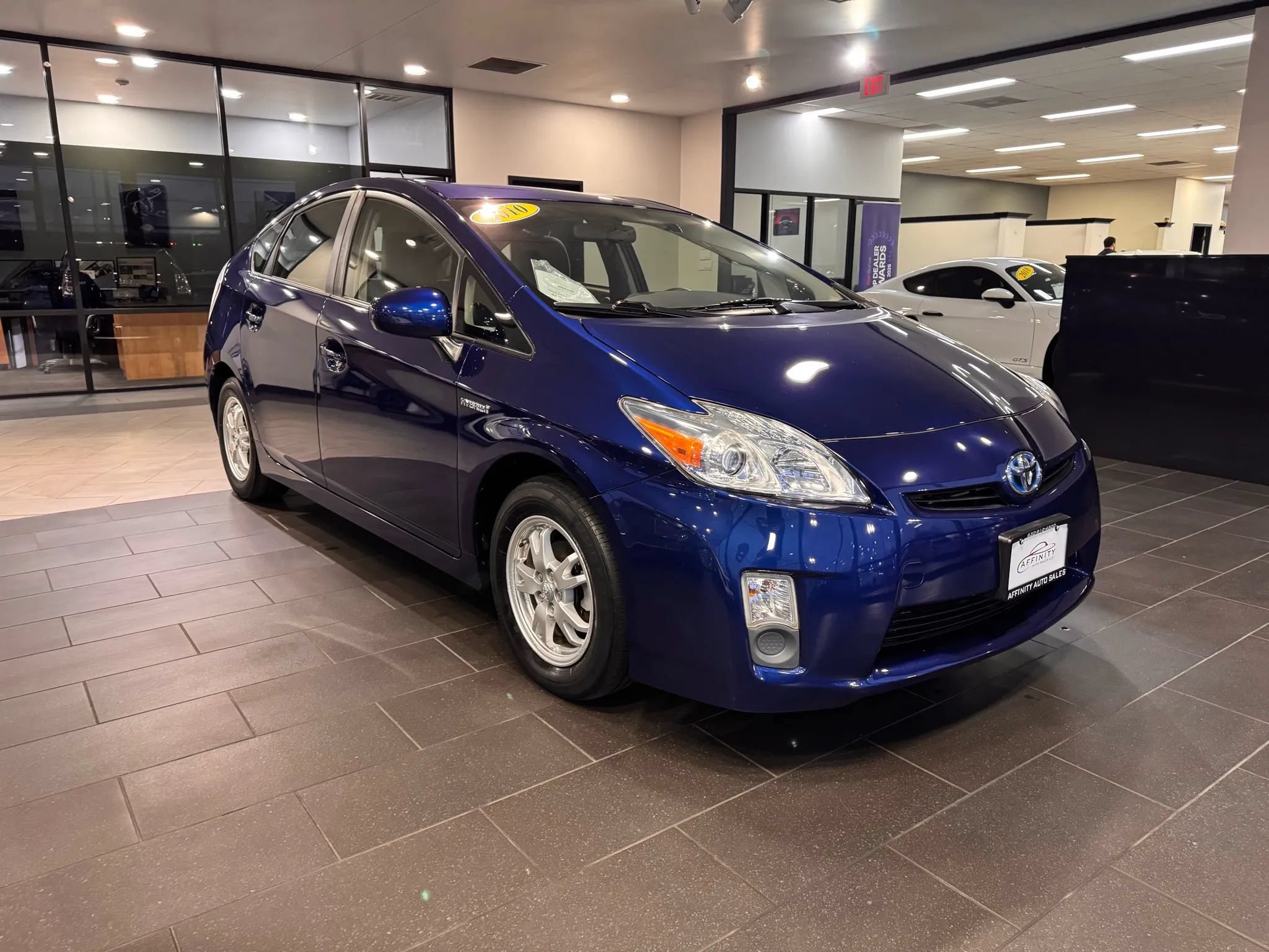 Used 2010 Toyota Prius Three w/ Navigation Pkg FWD image 7