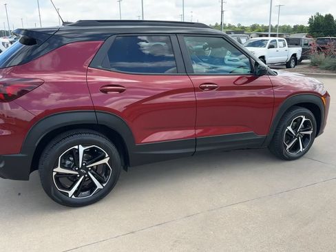 Used 2022 Chevrolet TrailBlazer RS w/ Sun and Liftgate Package FWD image 9