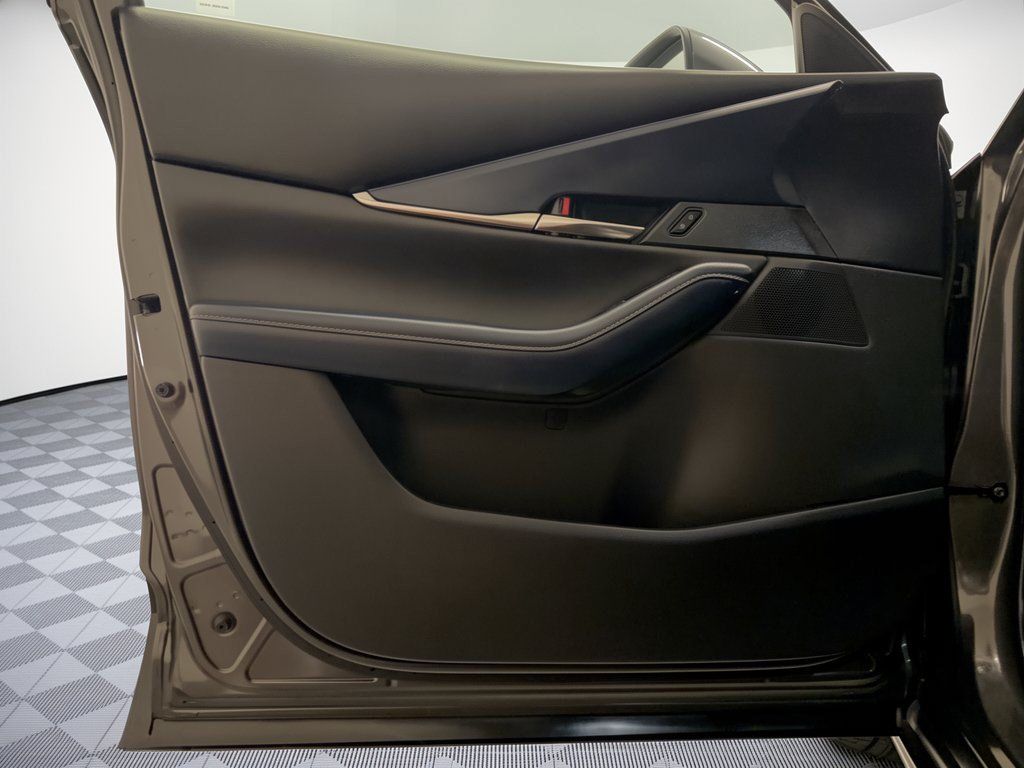 Used 2021 MAZDA CX-30 FWD 2.5 S w/ Preferred Package image 14