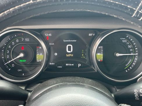 Used 2023 Jeep Wrangler Unlimited image 10