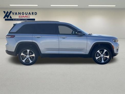 Used 2024 Jeep Grand Cherokee Limited w/ Luxury Tech Group II image 8