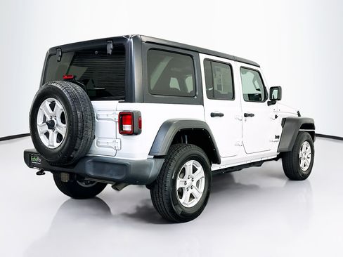 Used 2022 Jeep Wrangler Unlimited Sport AWD/4WD image 9