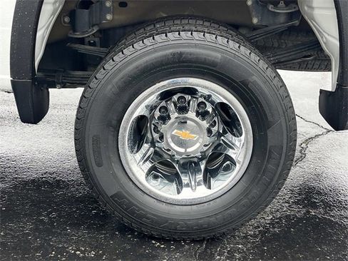 Used 2024 Chevrolet Silverado 3500 LT image 13