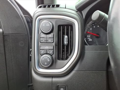 Used 2022 Chevrolet Silverado 1500 LT AWD/4WD image 19