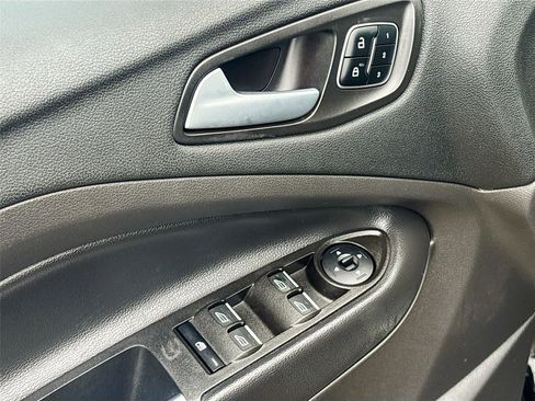 Used 2017 Ford Escape Titanium image 19