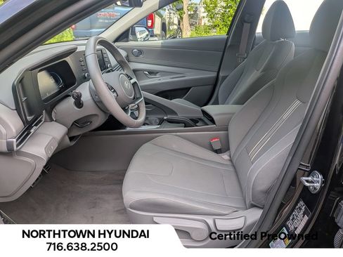 Used 2025 Hyundai Elantra Sport FWD image 10