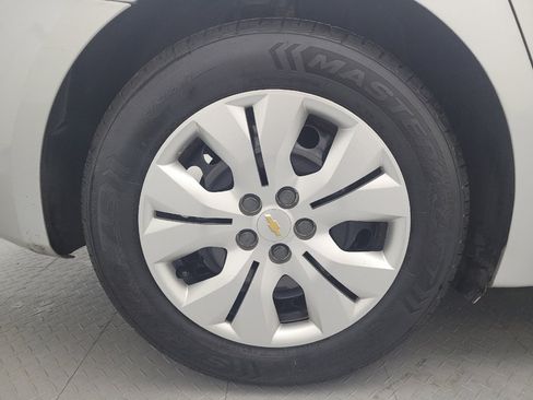 Used 2014 Chevrolet Cruze LS FWD image 31
