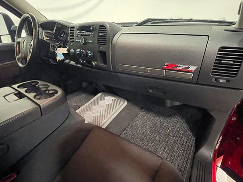 Used 2011 GMC Sierra 2500 SLE w/ SLE Preferred Package AWD/4WD image 44