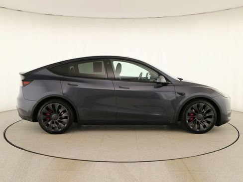 Used 2022 Tesla Model Y Performance AWD/4WD image 7