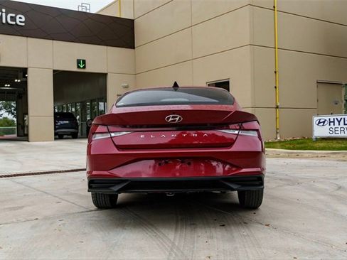 Certified 2022 Hyundai Elantra SEL w/ Cargo Package image 5
